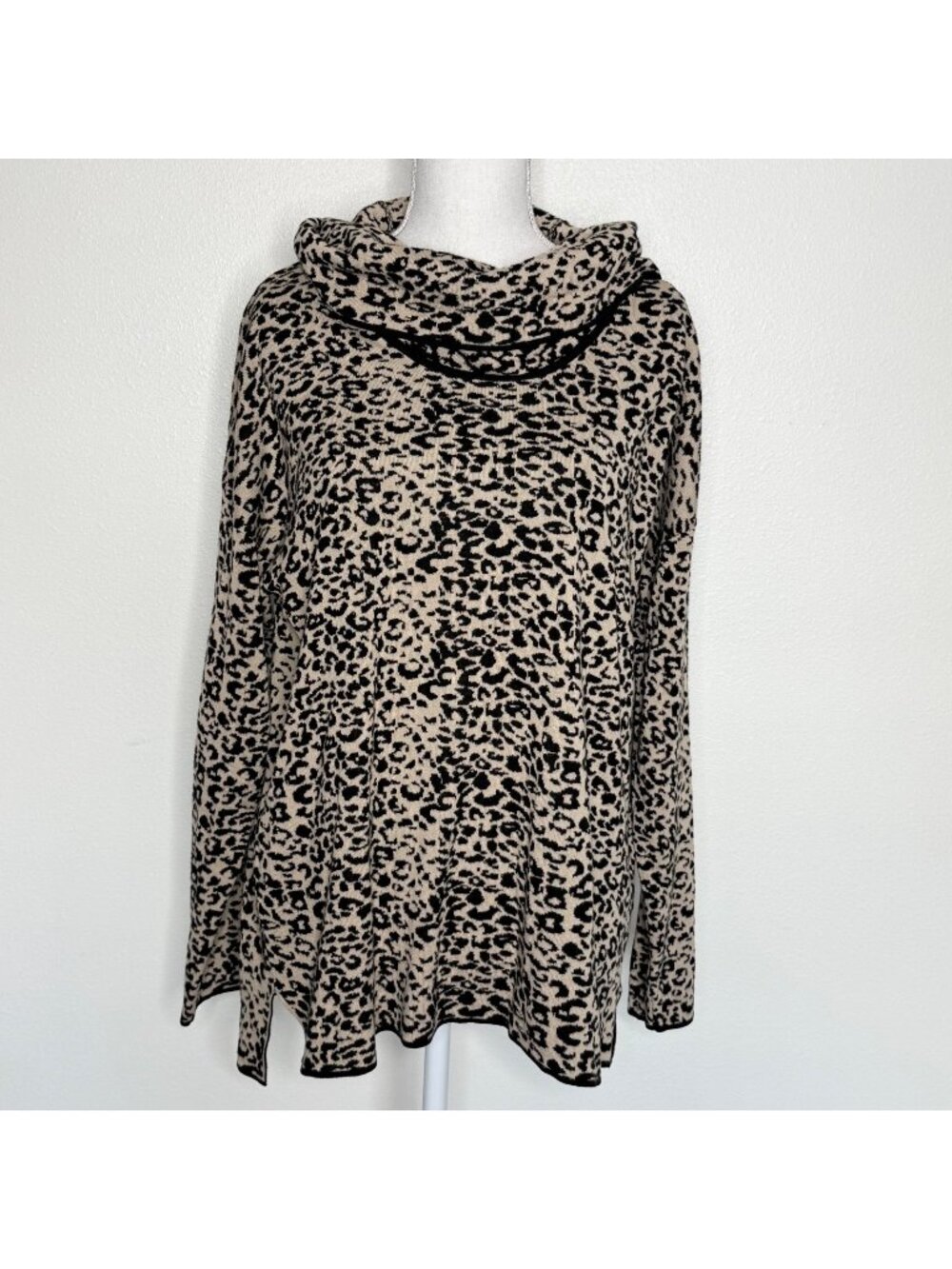 Calvin Klein Leopard Print Turtleneck Sweater Black Tan Fall Casual Size Large